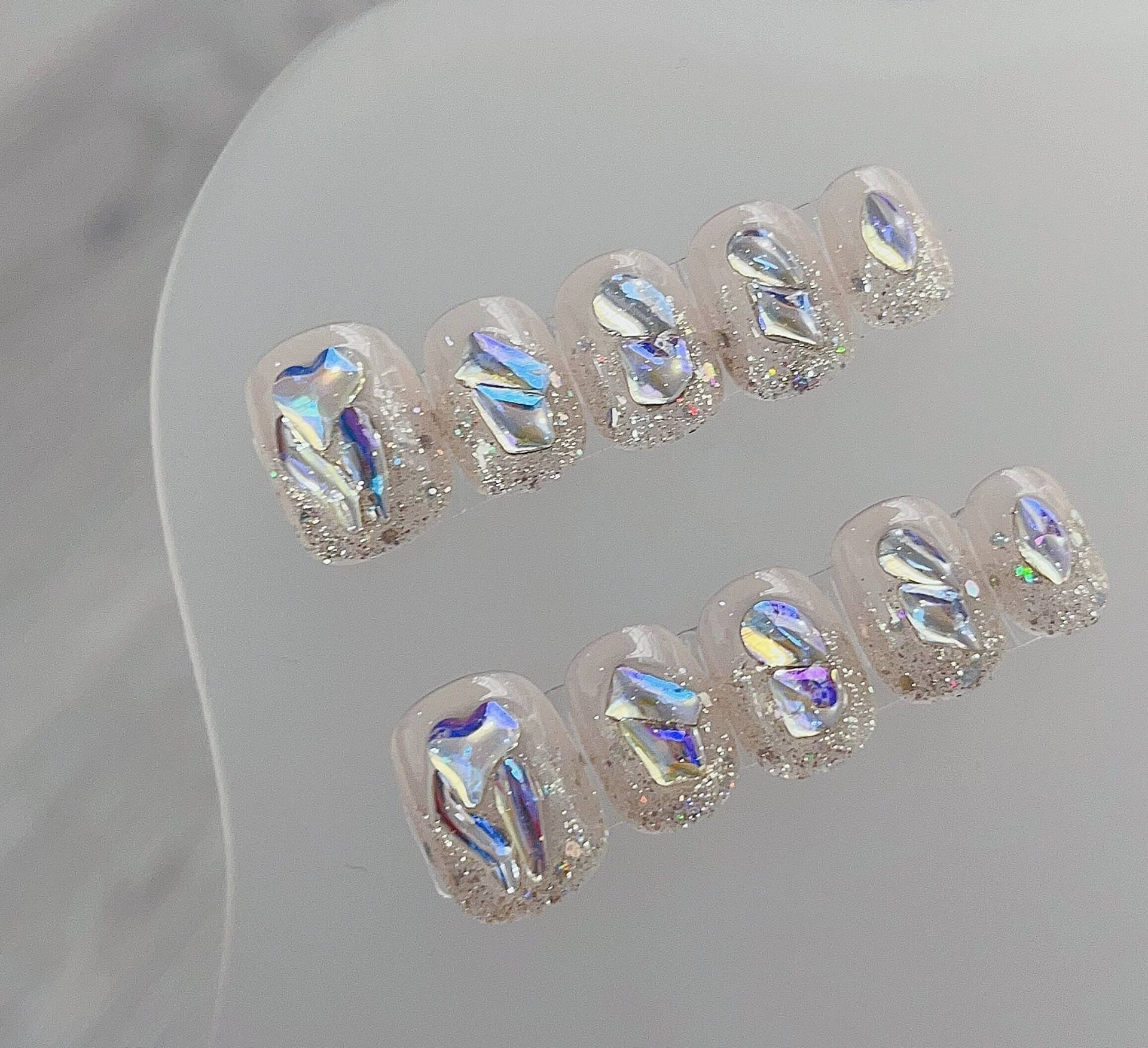 Crystal Clear Rhinestone Press On Nails Manicure/Reusable Short Squoval von Etsy - MYNAILPRESS