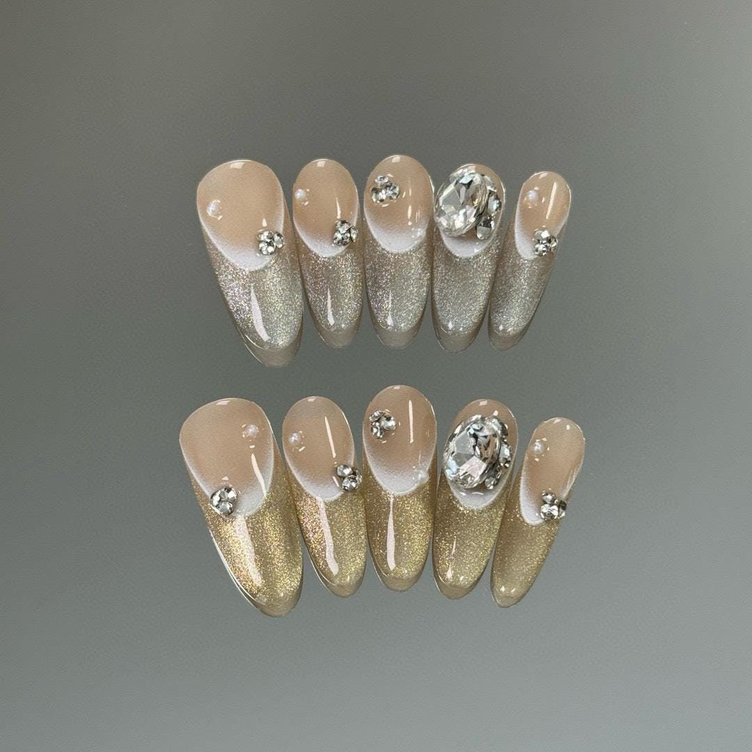 Golden Allure Press On Nails Manicure/Reusable Medium-Long Almond 24mm von Etsy - MYNAILPRESS