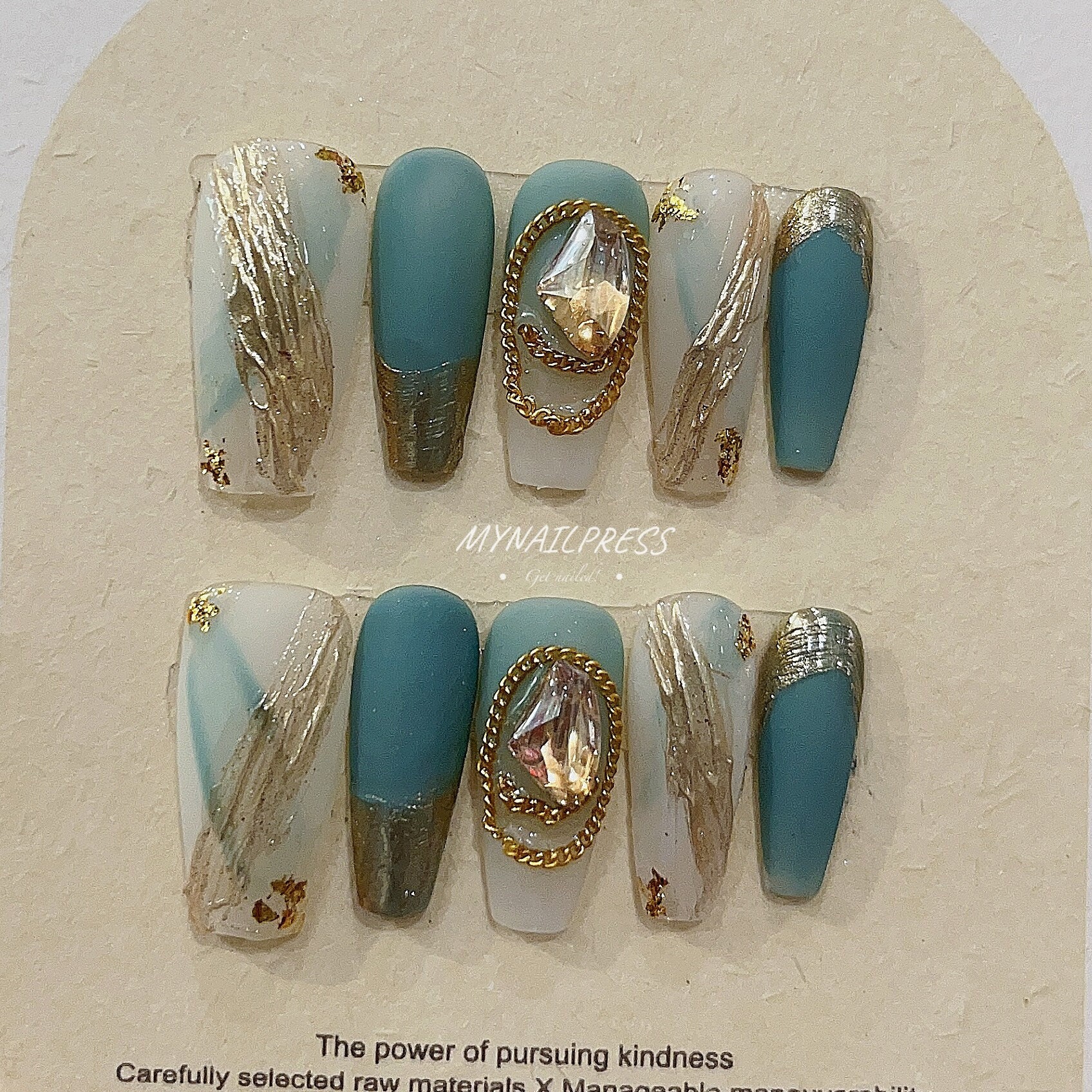 Luxury Green Gold Press On Nails Manicure/ Reusable Nails/Medium-Long Coffin von Etsy - MYNAILPRESS