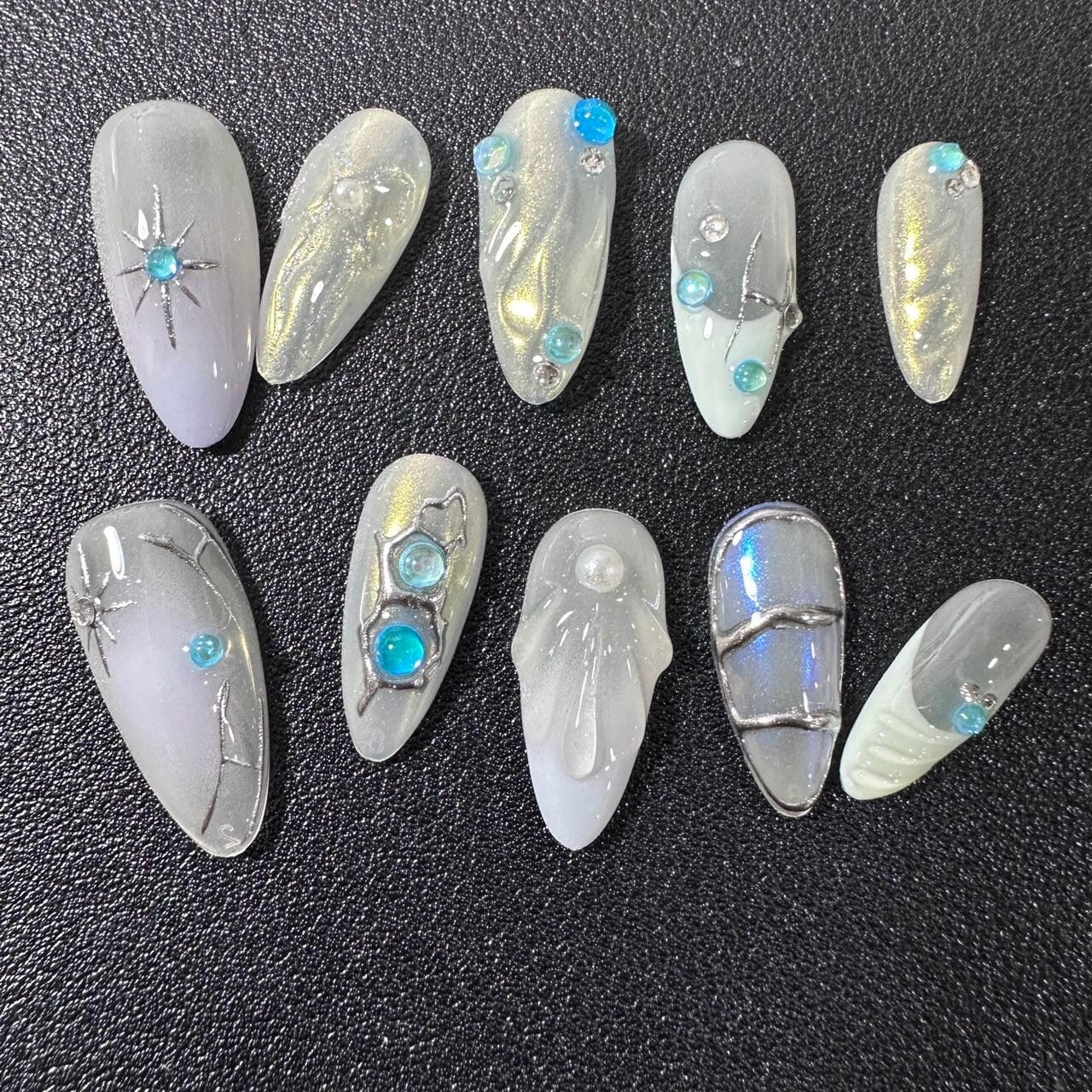 Mystery Mermaid Press On Nails Manicure/Reusable/ Almond Shape 22mm von Etsy - MYNAILPRESS