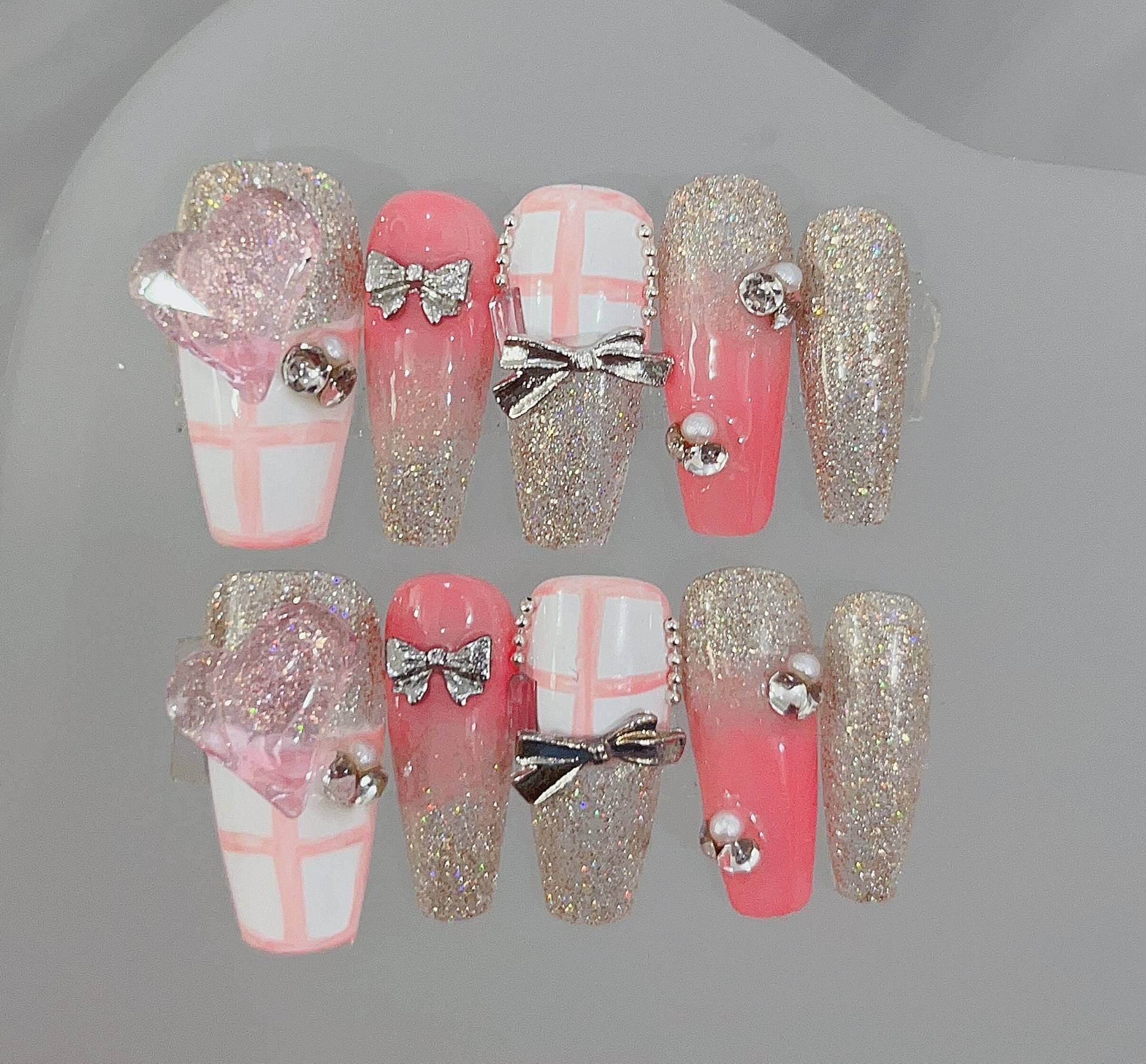 Pink Lattice Press On Nails Manicure/ Reusable Nails/ Medium-Long Coffin von Etsy - MYNAILPRESS