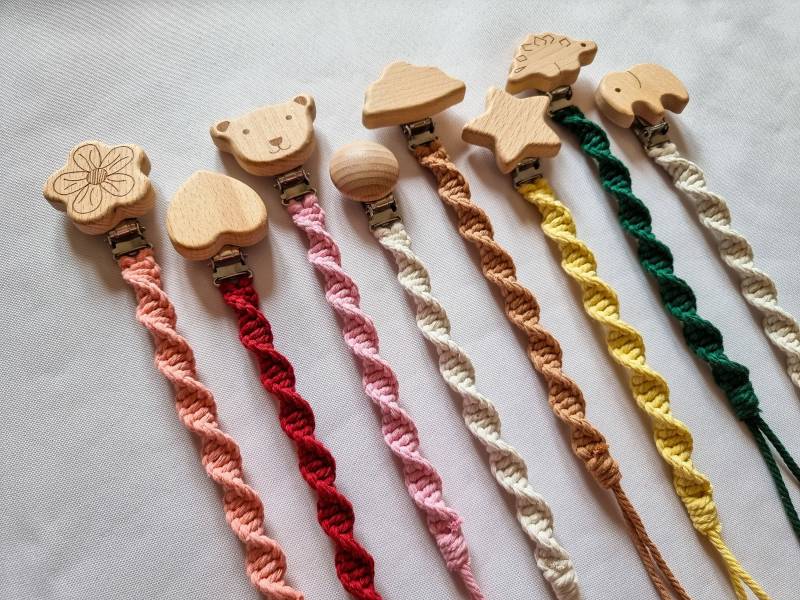 Baby Schnullerkette, Schnullerband, Babypartygeschenk von Etsy - MacramemakersUK