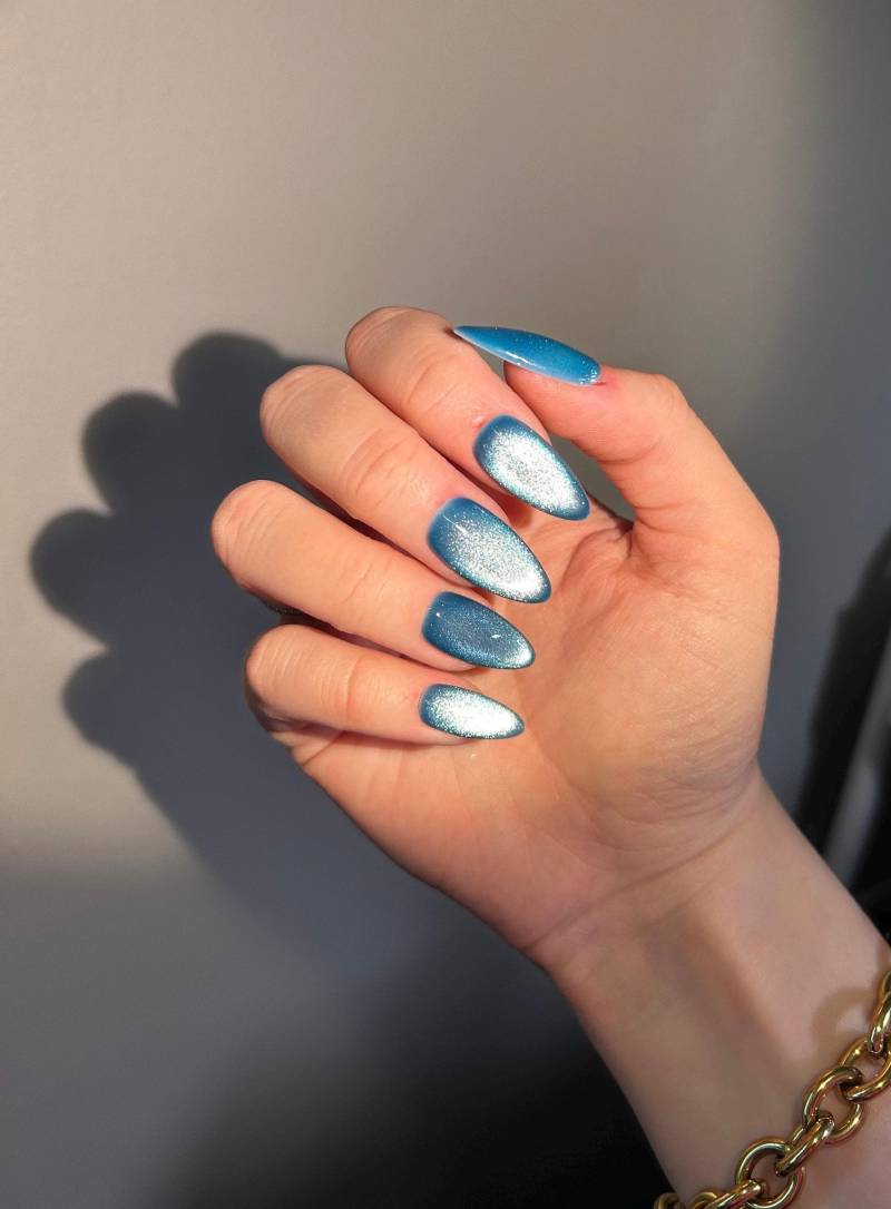 Ozean | Himmelblauer Samt Drücken Sie Auf Die Nägel Frühlingsnägel Handgefertigte Press-Ons Mandel Wiederverwendbare Gel Magpienails von Etsy - MagpieNails