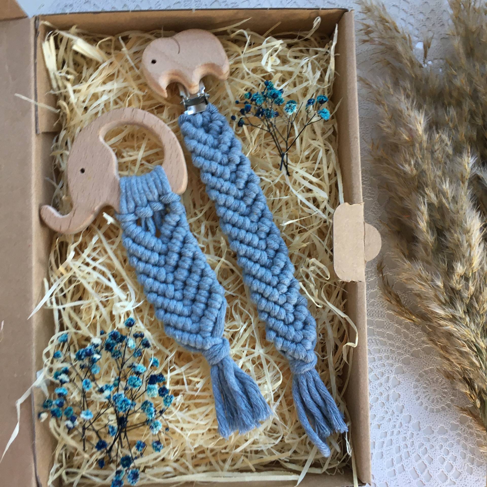 Schnullerkette Beißring Set Makramee - Elefant Schnullerkette Beißring Set Makramee - Elefant von Etsy - MakrameGeschenkeCo