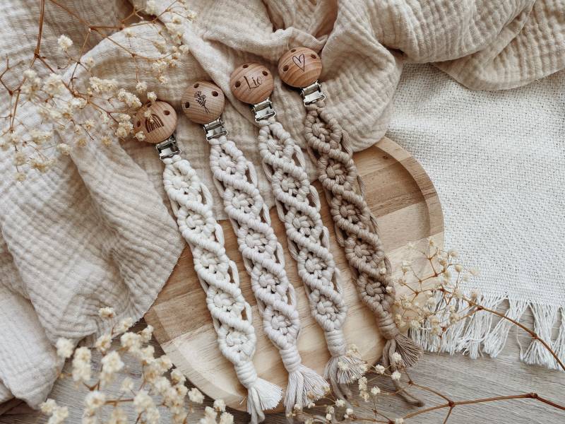 Makramee Schnullerkette -Luya - || Personalisierung Möglich Geschenkidee Baby Boho von Etsy - Makrameearina