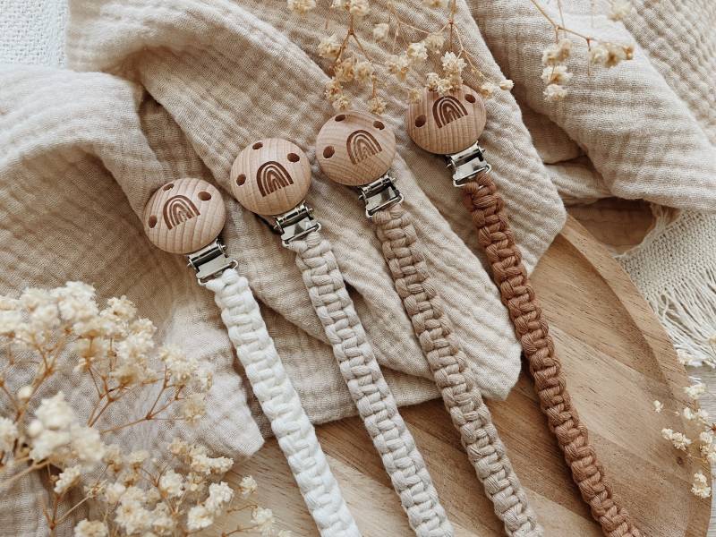 Makramee Schnullerkette -straight - || Geschenkidee Baby Boho von Etsy - Makrameearina