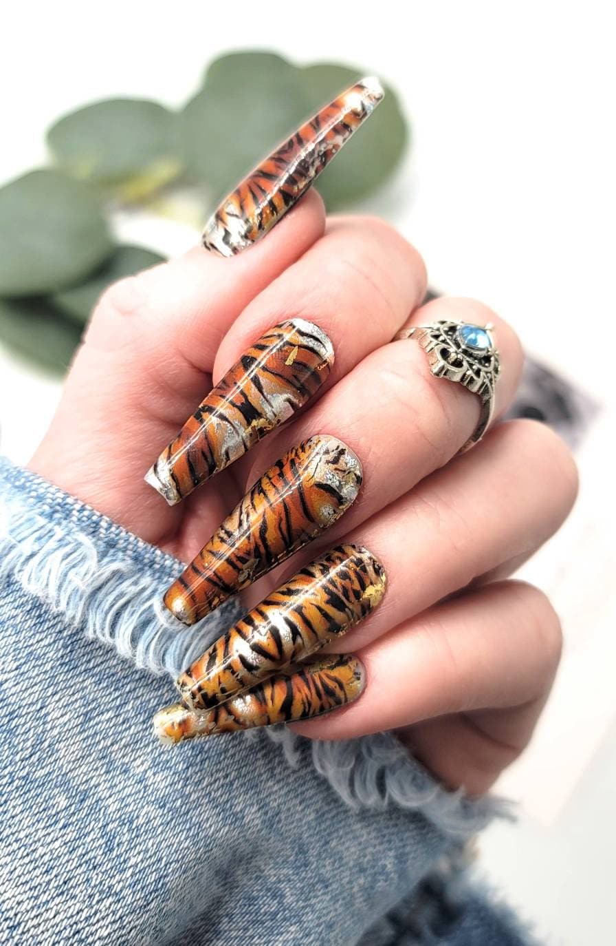 Tigernägel, Orangennägel, Animalprintnägel von Etsy - MaksMariLove