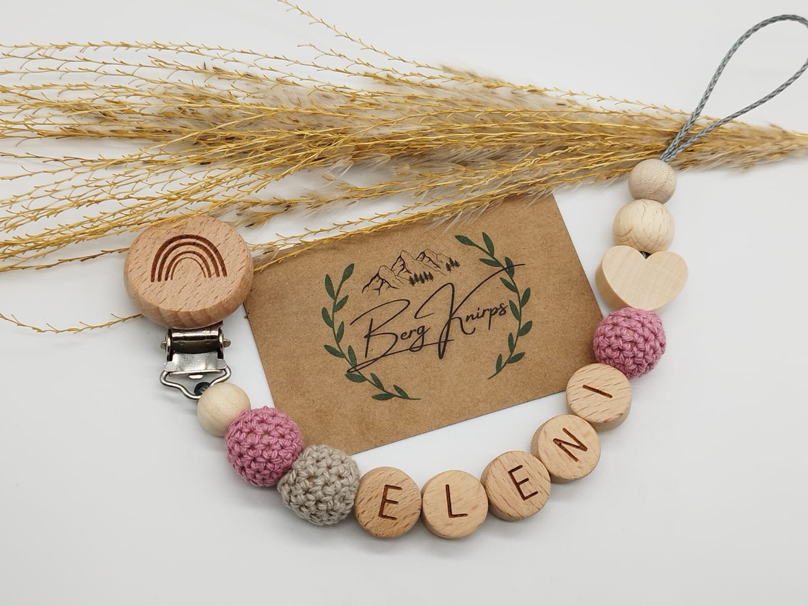 Schnullerkette Mit Namen Mädchen Als Personalisiertes Babygeschenk Zur Geburt von Etsy - ManufakturBergKnirps