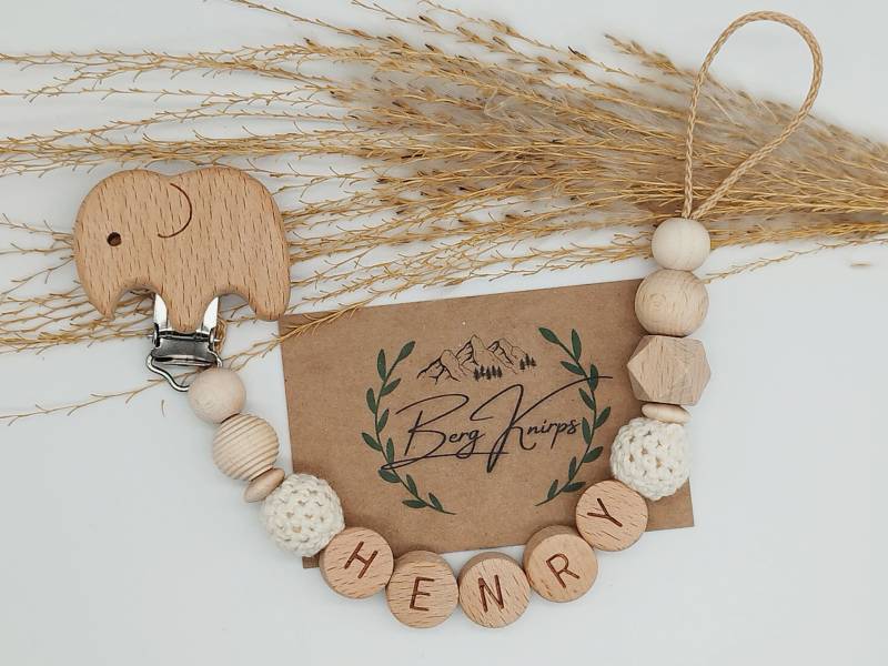 Schnullerkette Personalisiert Mit Namen Jungen Mädchen Beige Holz Boho Löwe Elefant Fuchs Regenbogen von Etsy - ManufakturBergKnirps