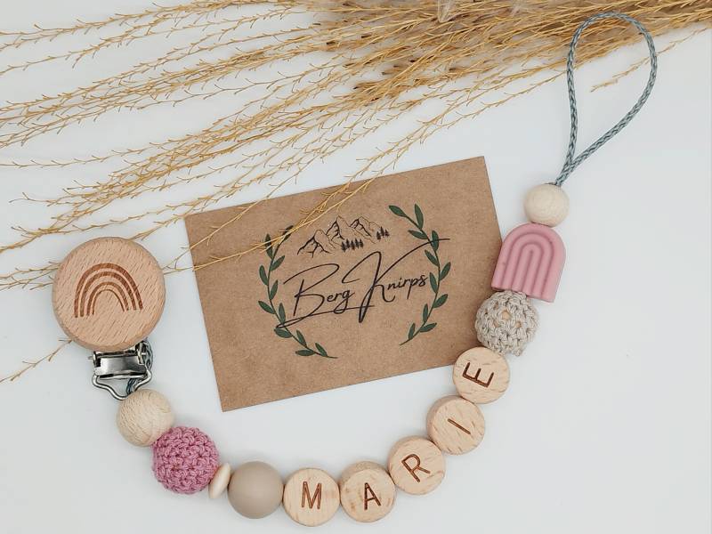 Schnullerkette Personalisiert Mit Namen Mädchen Babygeschenk Altrosa von Etsy - ManufakturBergKnirps