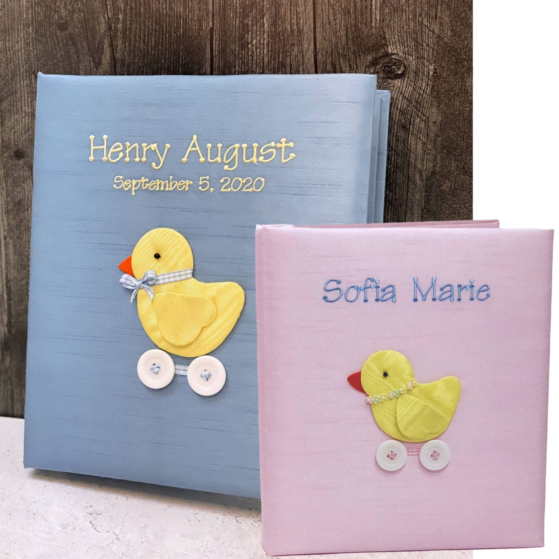 Personalisiertes Baby-Memory-Buch Shantung-stoff, Baby-Küken-Design Personalisiertes Baby-Memory-Buch Shantung-stoff, Baby-Küken-Design von Etsy - MarcelaGifts