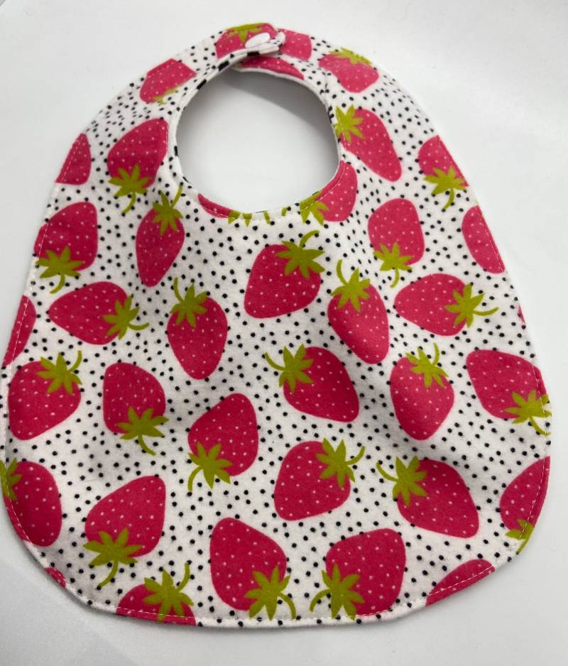 strawberry Flanell Baby Lätzchen von Etsy - MariposaSewShop