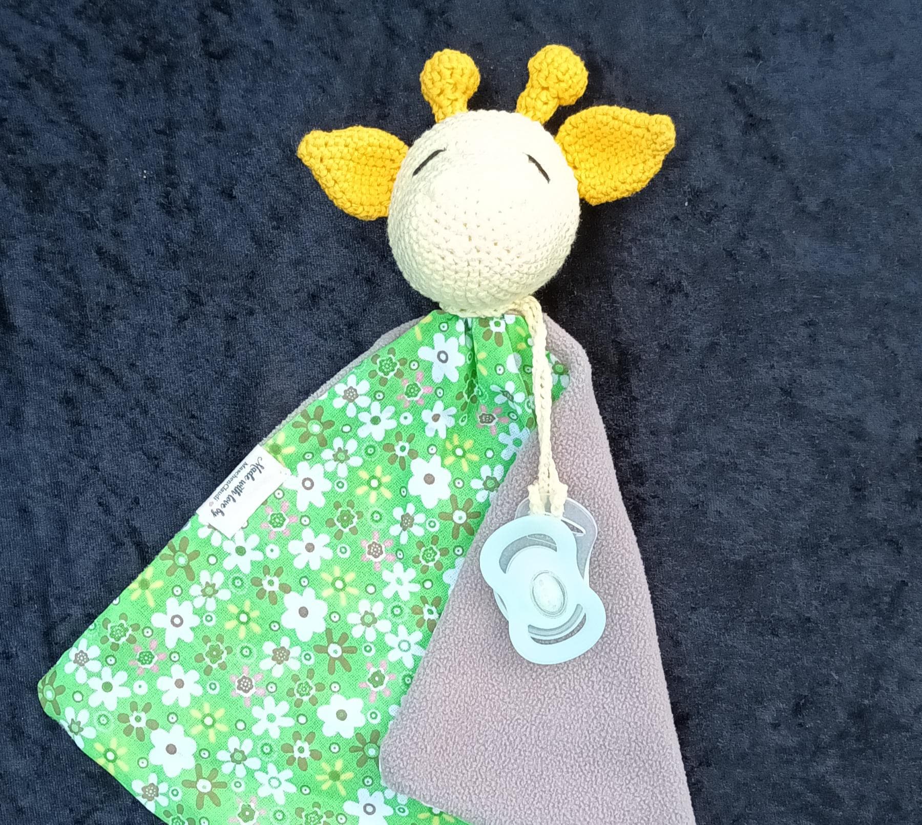 Schnullertuch/Kuscheltuch Saugtuch Schmusetuch Kuscheltier Giraffe von Etsy - MaschenClaudi