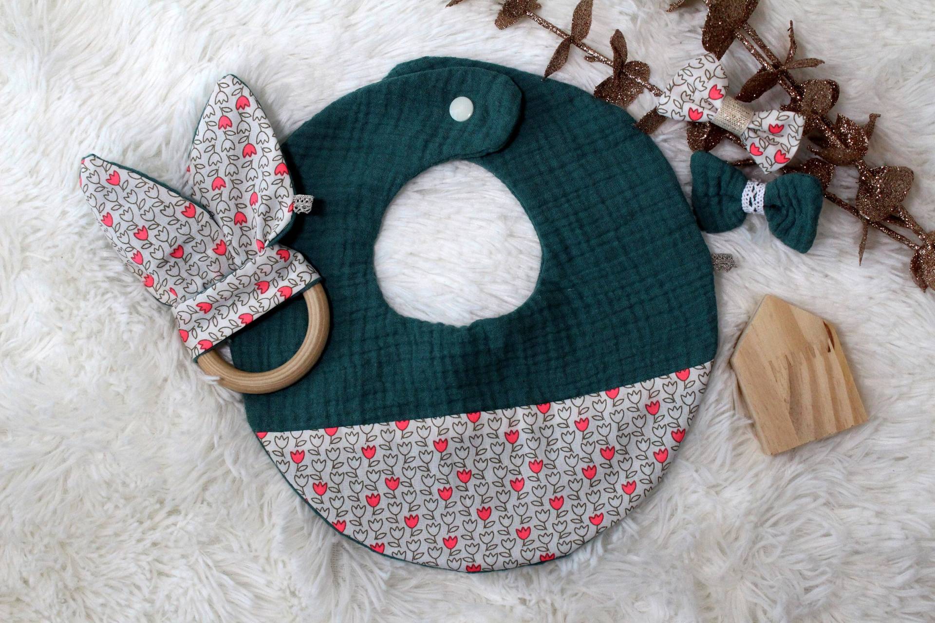 Baby Lätzchen, Doppel Gaze Doppel Runde Baumwolle Lätzchen Viel, Kaninchen Rassel, Doppelte Bars, Mädchen Knoten Baby Lätzchen, Doppel Gaze Doppel Runde Baumwolle Lätzchen Viel, Kaninchen Rassel, Doppelte Bars, Mädchen Knoten von Etsy - MayflowerCollection