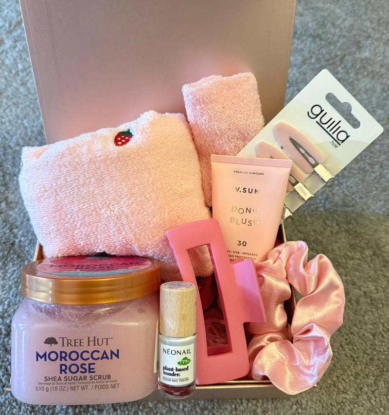 Spabox Wellness Geschenk Für Frauen Verwöhnen Body Scrub Pink Hygge Geschenkbox Fertiges Geschenke Mädchen Spa Frau von Etsy - MellowsBoxDE