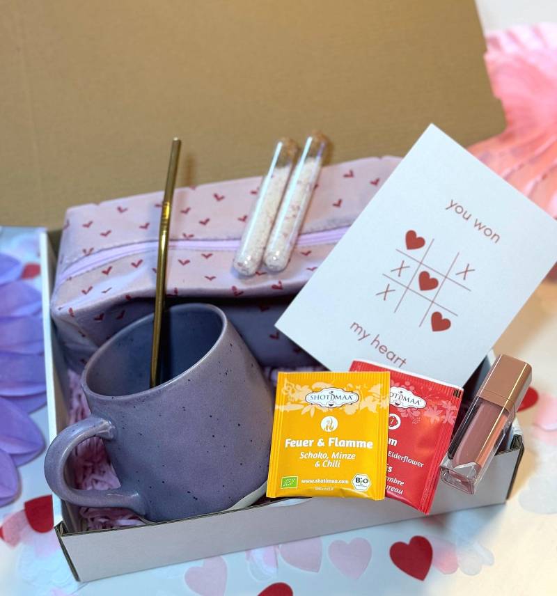 Valentinstag Geschenkbox Freundin Frau Wellness Beauty Liebe Geschenkset Teeset Kosmetik Valentinstagskarte Giftbox Entspannen Girlfriend von Etsy - MellowsBoxDE