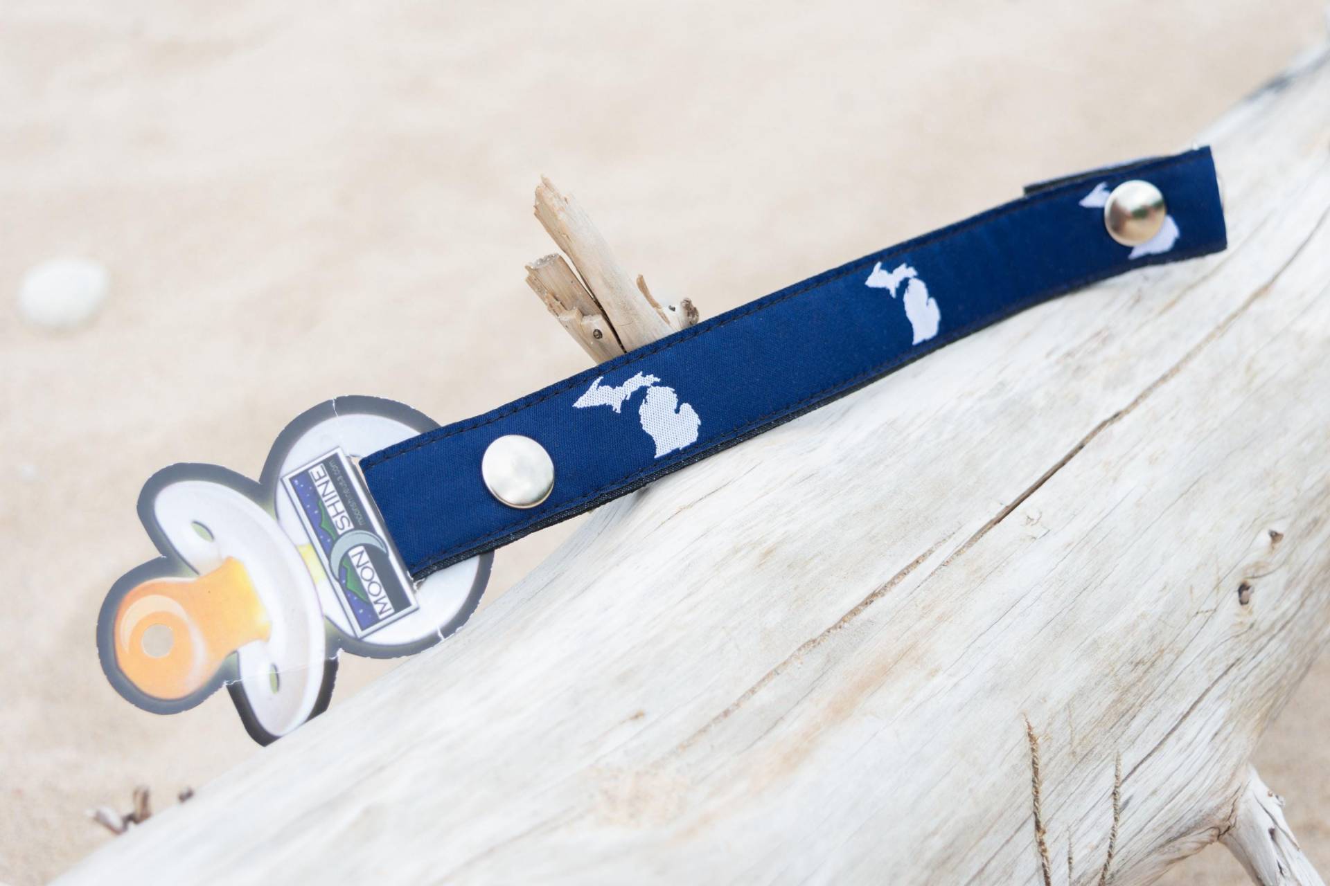 Schnulli Schnullerkette, Babypartygeschenk Schnulli Schnullerkette, Babypartygeschenk von Etsy - MichiganBeltsandMore