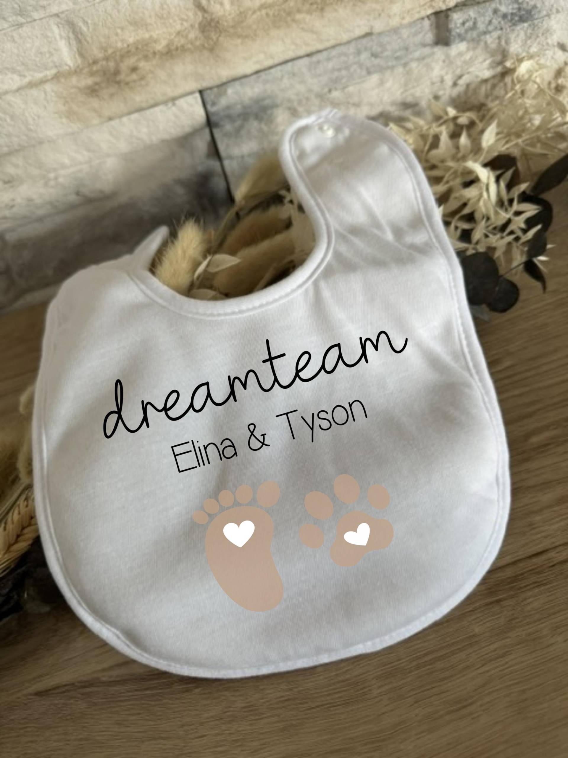 Baby Lätzchen Personalisierte Geschenke Name Dreamteam Hund Pfote Freundschaft Beste Freunde Beige Geschenk Babyparty Geburt Halstuch von Etsy - Milevo