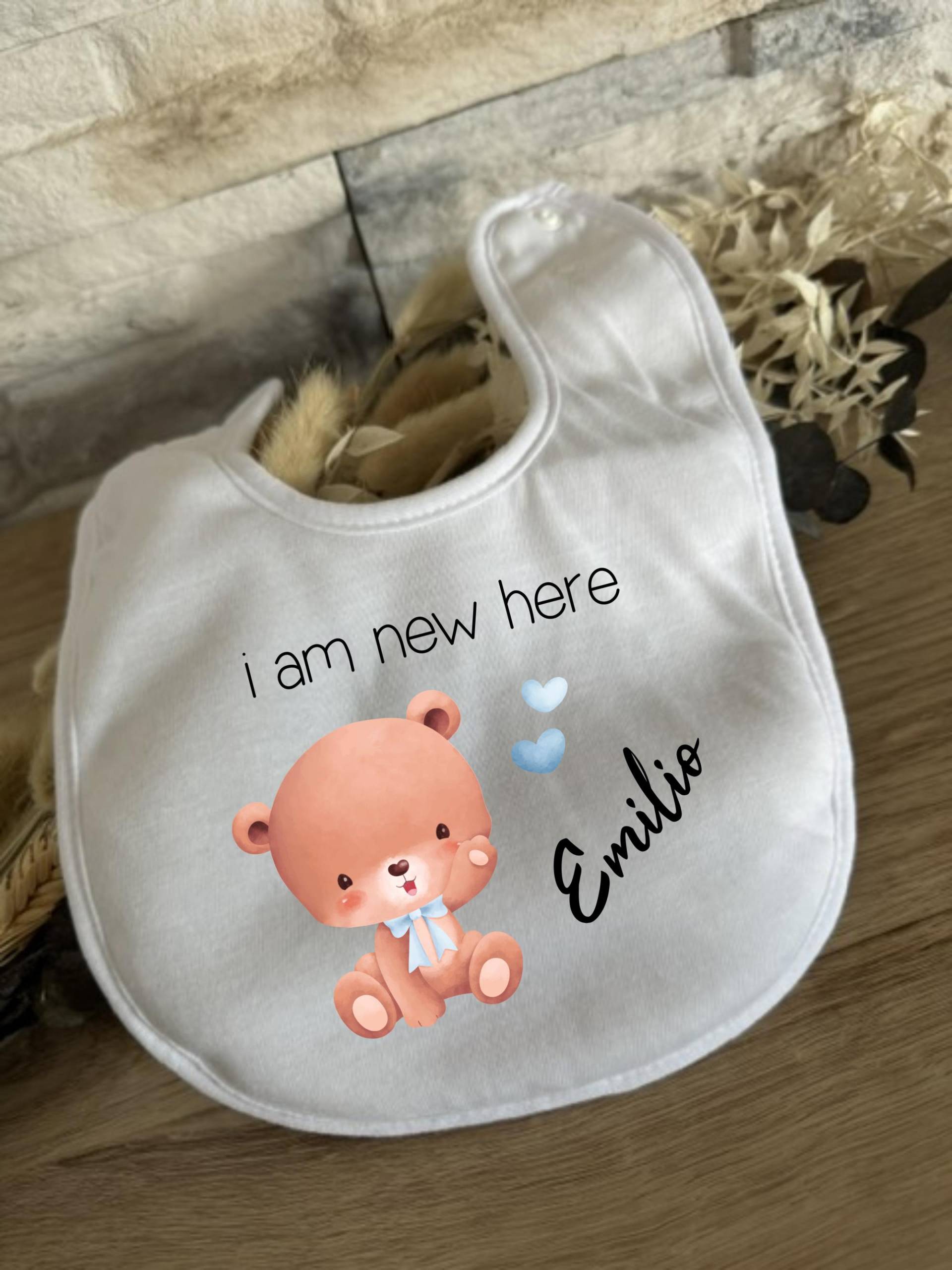 Baby Lätzchen Personalisierte Geschenke Name New Here Geschenk Babyparty Babyshower Geburt Halstuch Babygeschenk Bär Blau Junge 2025 von Etsy - Milevo