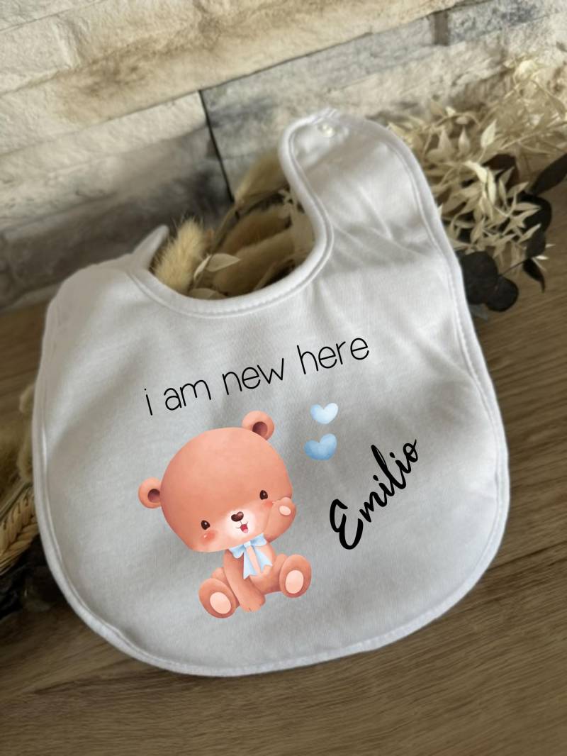 Baby Lätzchen Personalisierte Geschenke Name New Here Geschenk Babyparty Babyshower Geburt Halstuch Babygeschenk Bär Blau Junge 2025 von Etsy - Milevo