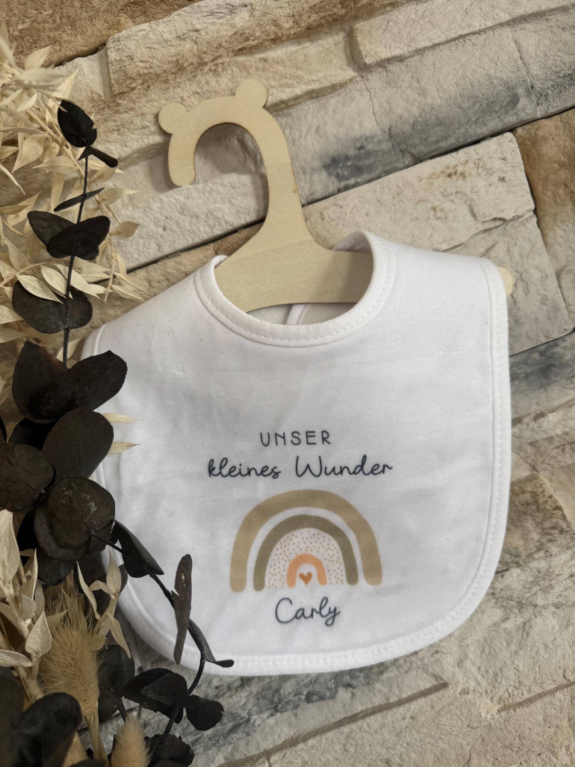 Personalisierte Geschenke Baby Lätzchen Kleines Wunder Regenbogen Beige Name Geschenk Babyparty Babyshower Geburt Halstuch 2025 von Etsy - Milevo