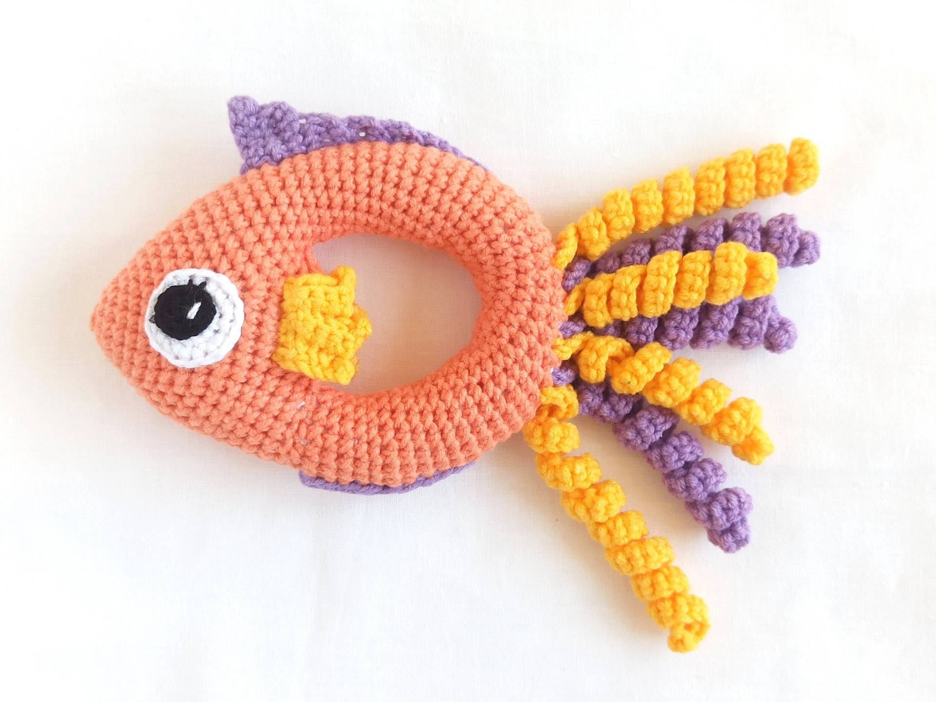 Baby Rassel Fisch Spielzeug, Gehäkelte Rassel, Beißring, Montessori Kleinkind Spielzeug 3-6 Monate Alt, Geburtsanzeige von Etsy - MimiAnnaFashion