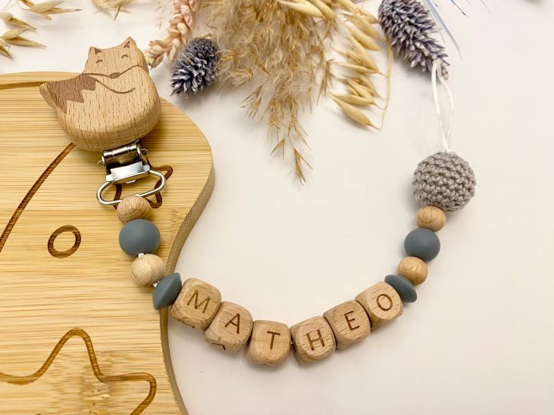 Schnullerkette | Verschiedene Farben Personalisiert Geburtsgeschenk Mit Namen Schnullerclip Babygeschenk von Etsy - MindfulWallDesigns