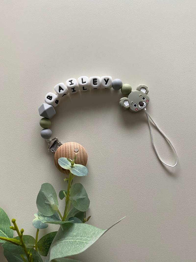 Silikon Schnullerclip - Grauer Salbei Koala Buchenholz Schnullerkette Personalisiert von Etsy - MishmashDesigns