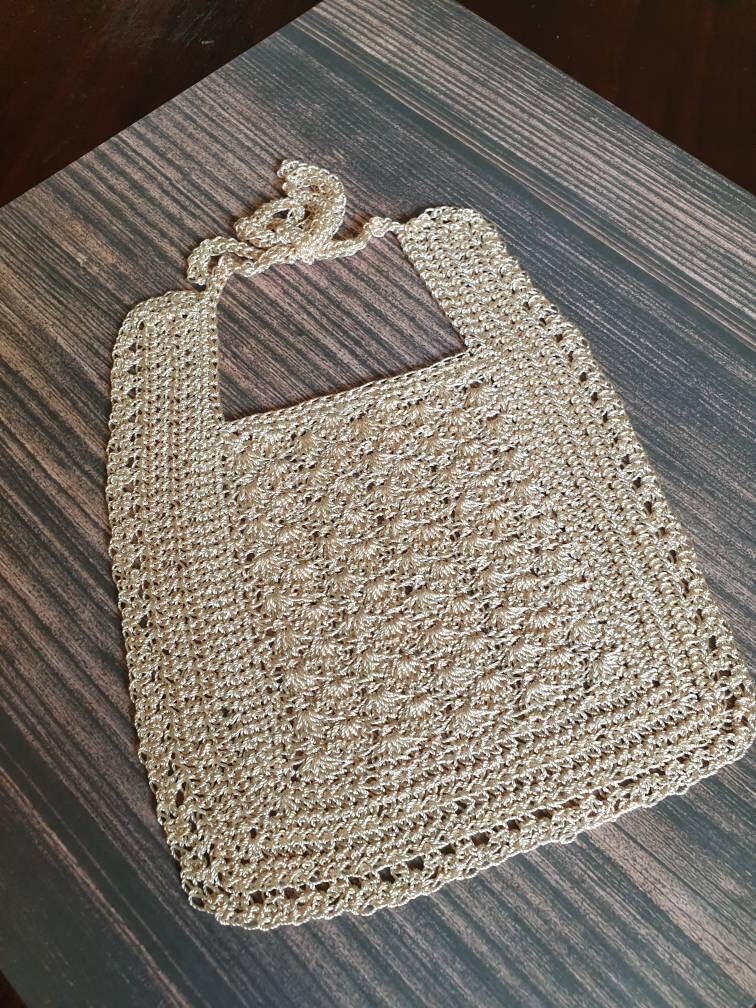 Erbstück Häkeln Baby Lätzchen, Beige Silk Rayon Feeder Lätzchen Erbstück Häkeln Baby Lätzchen, Beige Silk Rayon Feeder Lätzchen von Etsy - MissMaysBlueJays