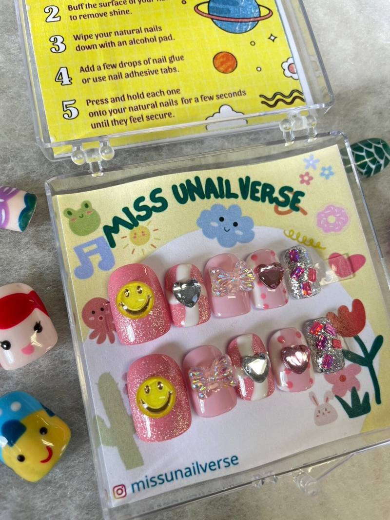 Press On Nails, Gelnägel, Glänzende Nägel, Kawaii, Handgemacht, Pinkish, Altrosa, Kleber-Nägel, Sticker Y2K Smiley Face Set | Größe S M L von Etsy - MissUnailverse