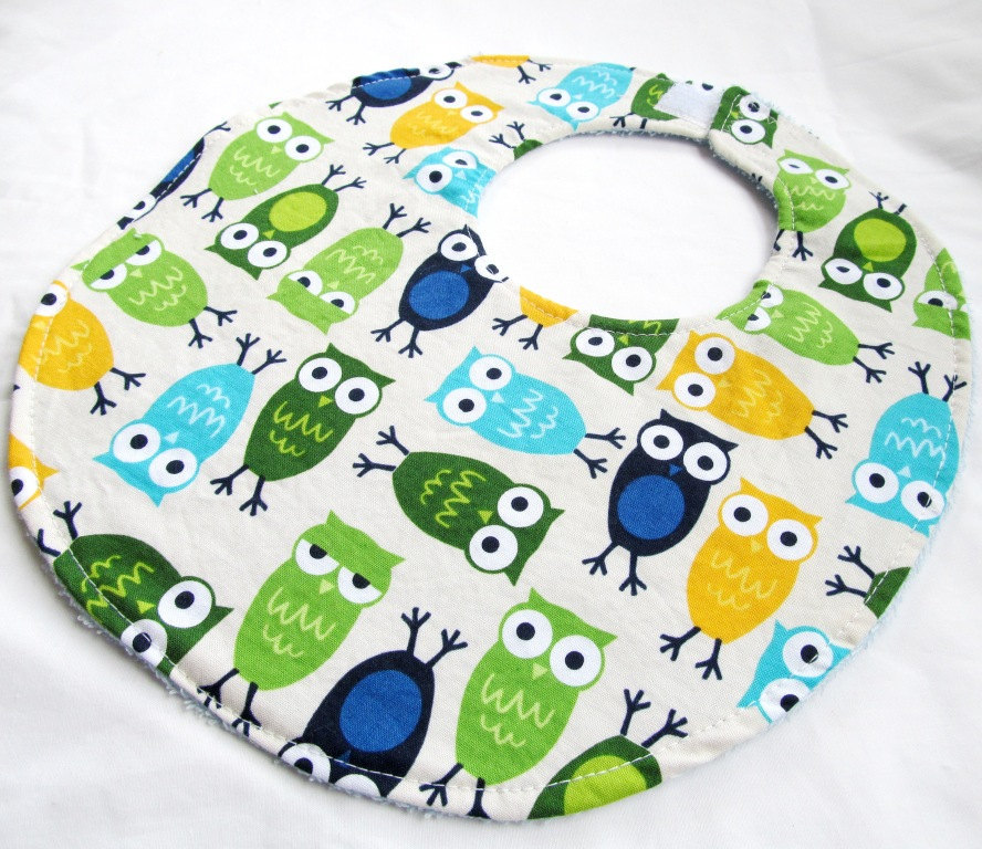 Baby Lätzchen Für Jungen - Eulen in Blau Baumwolle Mit Frottee Rückseite Baby Lätzchen Für Jungen - Eulen in Blau Baumwolle Mit Frottee Rückseite von Etsy - MomNMiaDesigns