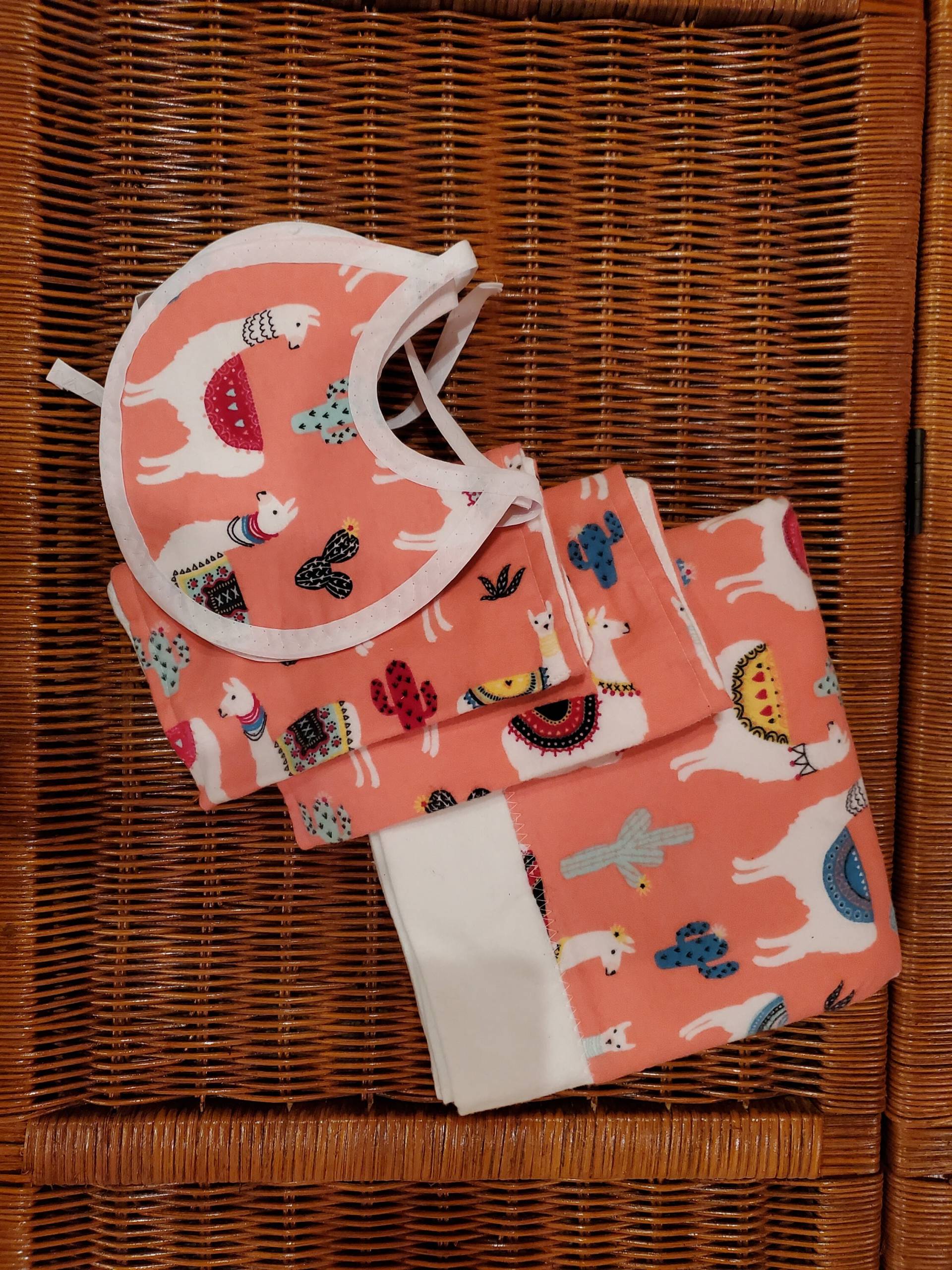 Baby Set - Empfangsdecke, Leinen Und Lätzchen von Etsy - MotherHemsSewing