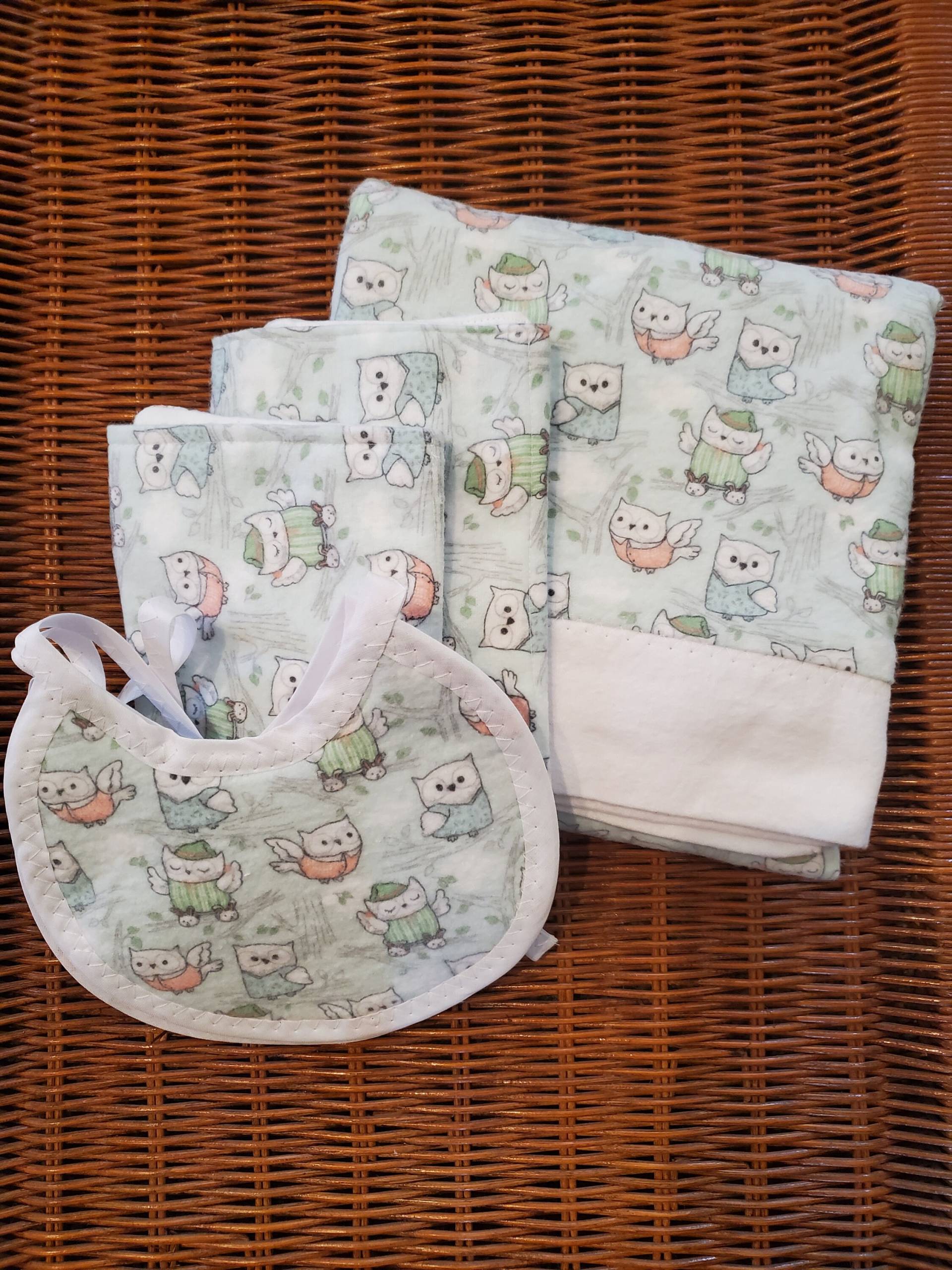 Baby Set - Empfangsdecke, Leinen Und Lätzchen von Etsy - MotherHemsSewing