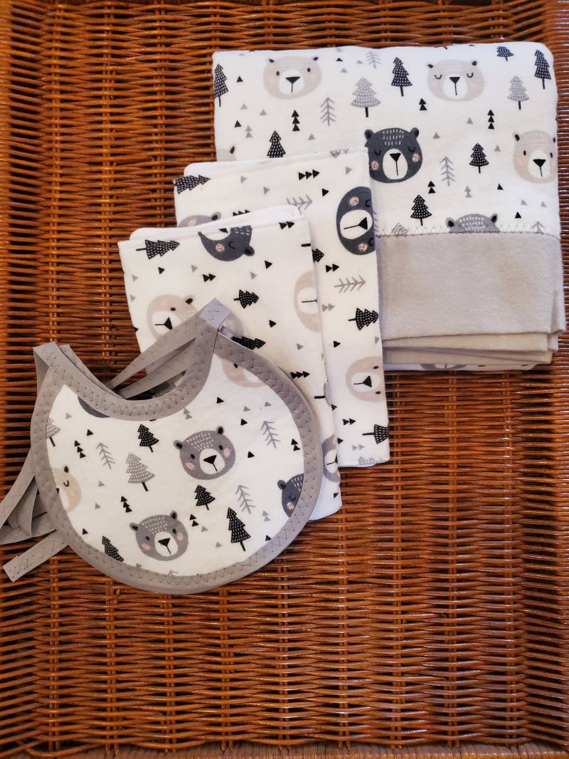 Baby Set - Empfangsdecke, Leinen Und Lätzchen von Etsy - MotherHemsSewing