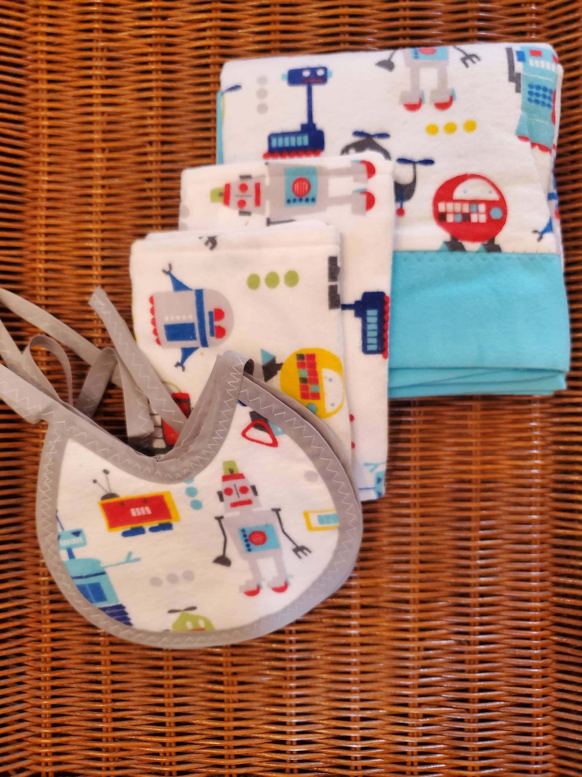 Baby Set - Empfangsdecke, Leinen Und Lätzchen von Etsy - MotherHemsSewing