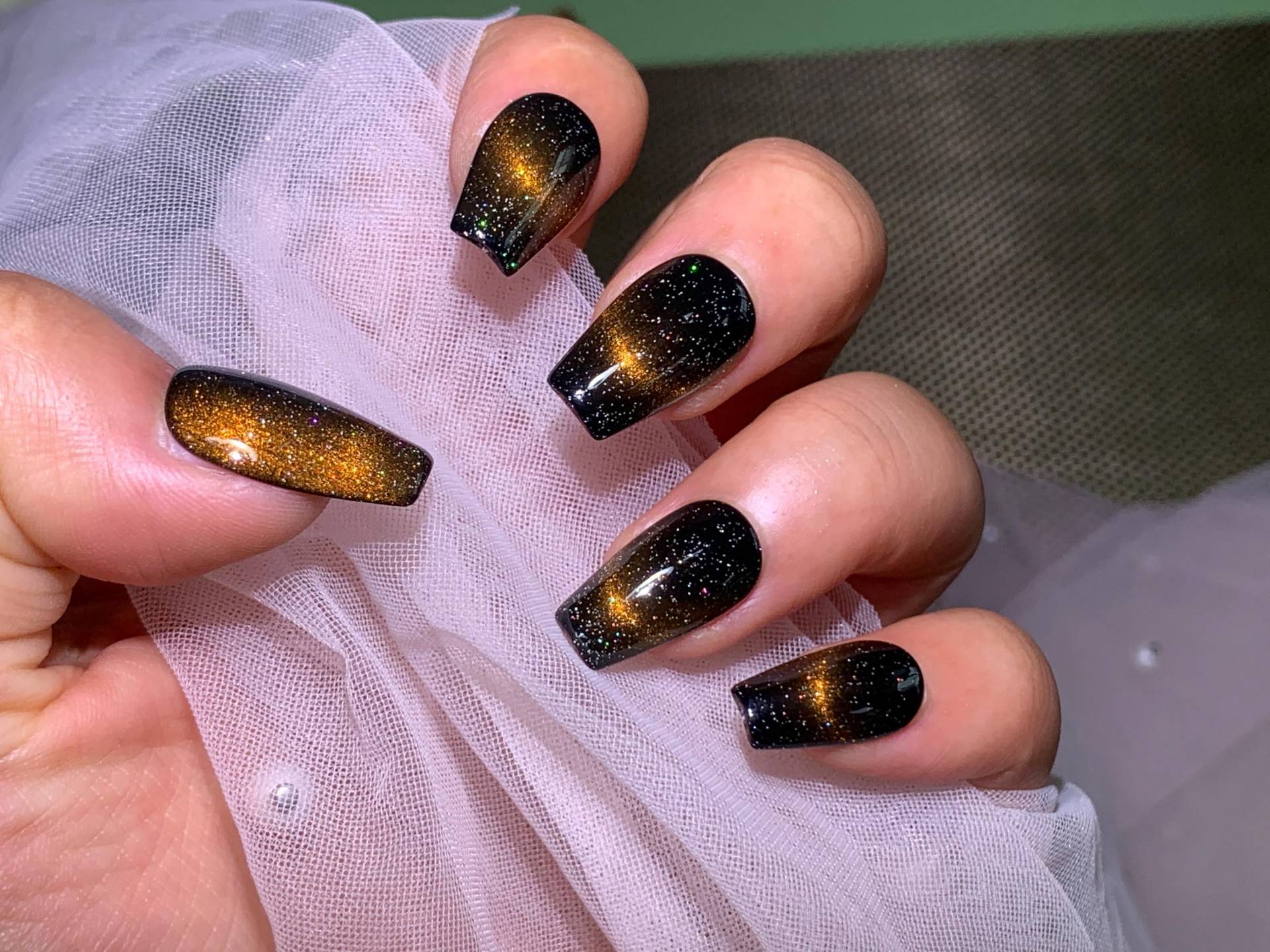 Ombre Press On Nails, Schwarze Und Goldene Katzenaugen-Nägel, Gothic Style Coffin Minimalismus-Stil von Etsy - MouadDesignWaren