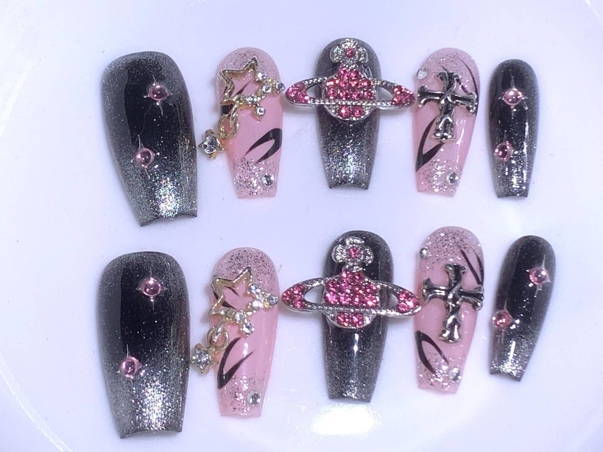 Schöne Y2K Nägel Lang/Süßer Rosa Herz Nagel Handgemachte Kawaii Press On Nails American Sweetheart Schwarz Und Rosa Glitzer von Etsy - MouadDesignWaren