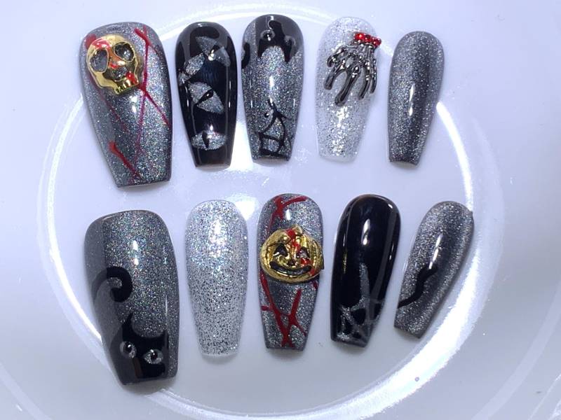 Schwarze Katze Silber Press On Nagel, Halloween/Cosplay/Karneval Nail Art, Handbemalt, Künstlicher Wiederverwendbarer Nagel von Etsy - MouadDesignWaren