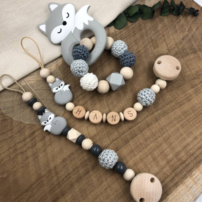 Schnullerkette Mit Name | Greifling Greifring Fuchs Grau Baby Junge Set Geburtsgeschenk Babygeschenk Silikon Taufe von Etsy - Mullitante