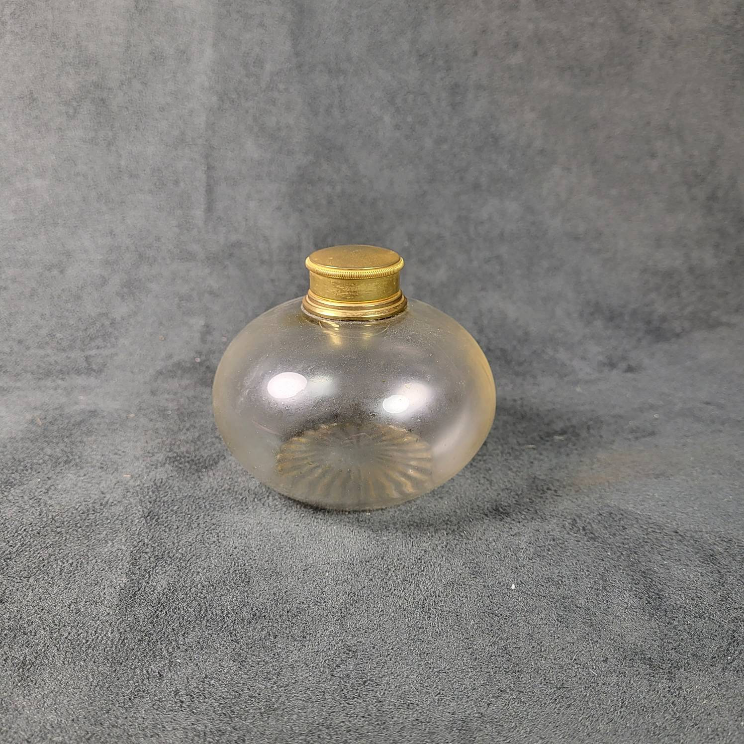 Parfümflasche Glaskugelflasche Goldener Schraubverschluss Vintage Plissierter Glashintergrund von Etsy - MyFrenchIdeedAntique