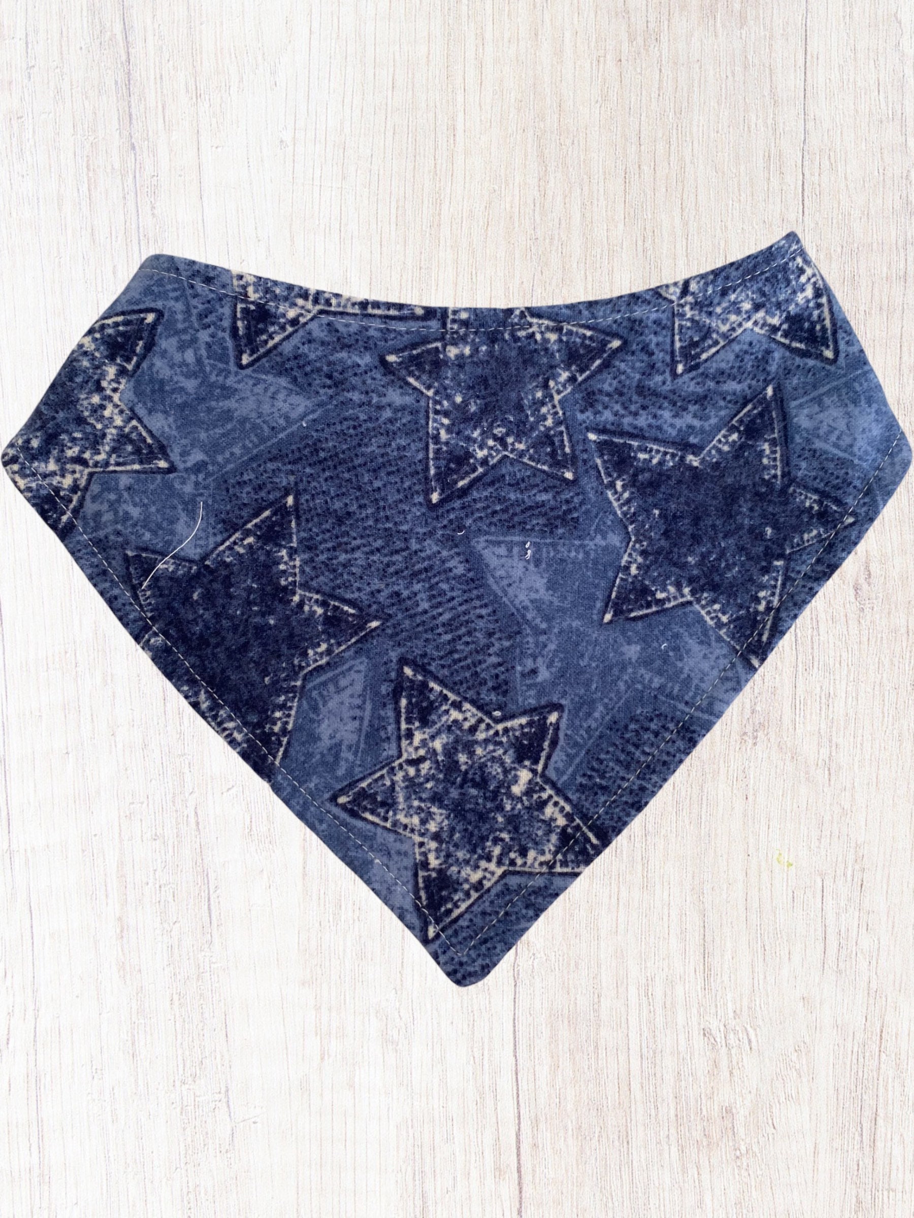 Blaues Stern Bandana Lätz von Etsy - MyLadyButtercup