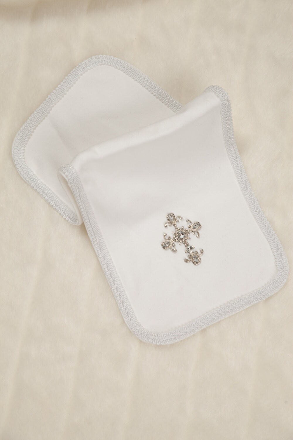 Baby Spucktuch Mit Strass Kreuz Baby Spucktuch Mit Strass Kreuz von Etsy - MyLolliflopsLLC