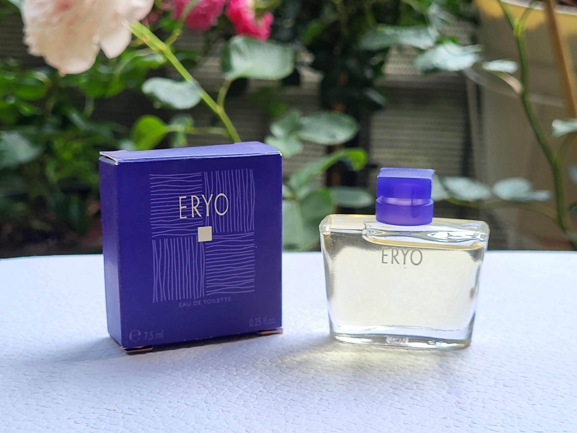 Eryo Yves Rocher Parfum Miniatur 7, 5 Ml | 0.25 Fl.oz Vintage Eryo Yves Rocher Parfum Miniatur 7, 5 Ml | 0.25 Fl.oz Vintage von Etsy - MyStyleFashionCo