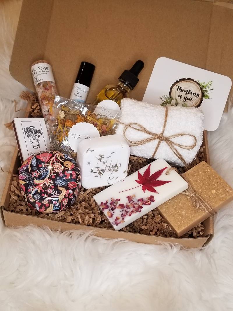 Ganz Natürliches Spa-Bundle, Spa-Geschenkbox, Thinking Of You Pflegepaket, Senden Sie Einen Verwöhnkorb, Umarmung in Einer Box, Bade - Und Beauty-Kit von Etsy - MyWhys