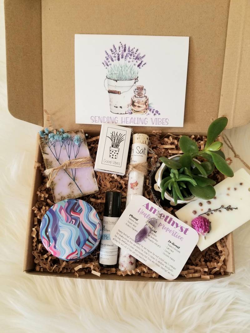 Senden Heilung Vibes Geschenkkorb, Denken An Sie Pflegepaket, Spiritualität Geschenkbox, Senden Ein Paket, Amethyst Halskette von Etsy - MyWhys