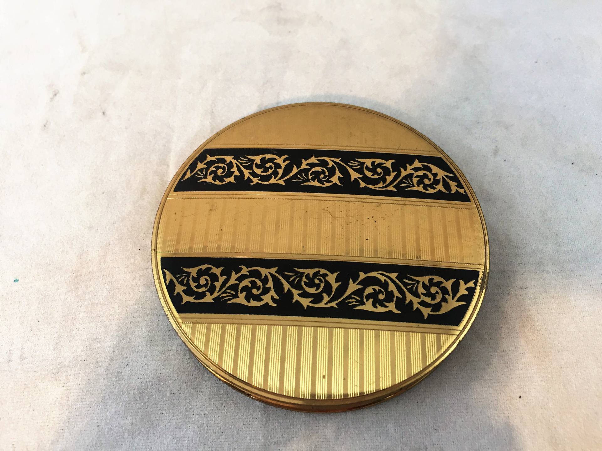 Vintage Schicht-stratton Compact Mit Spiegel-Gold-Farbe Polierter Front 04189 Vintage Schicht-stratton Compact Mit Spiegel-Gold-Farbe Polierter Front 04189 von Etsy - NWAttic