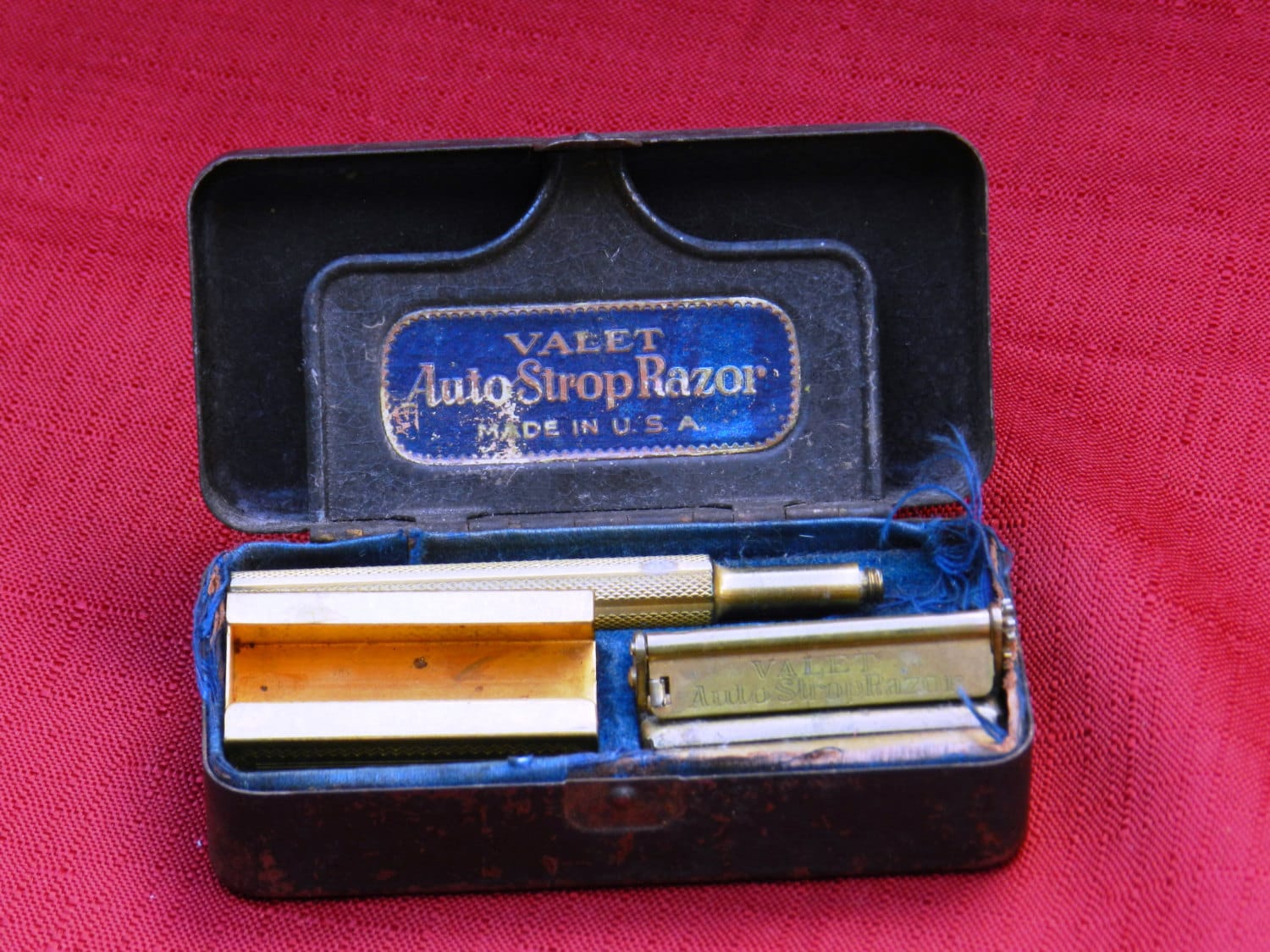 Vintage Valet Auto Streichriemen 04701 in Original Metalltasche Vintage Valet Auto Streichriemen 04701 in Original Metalltasche von Etsy - NWAttic