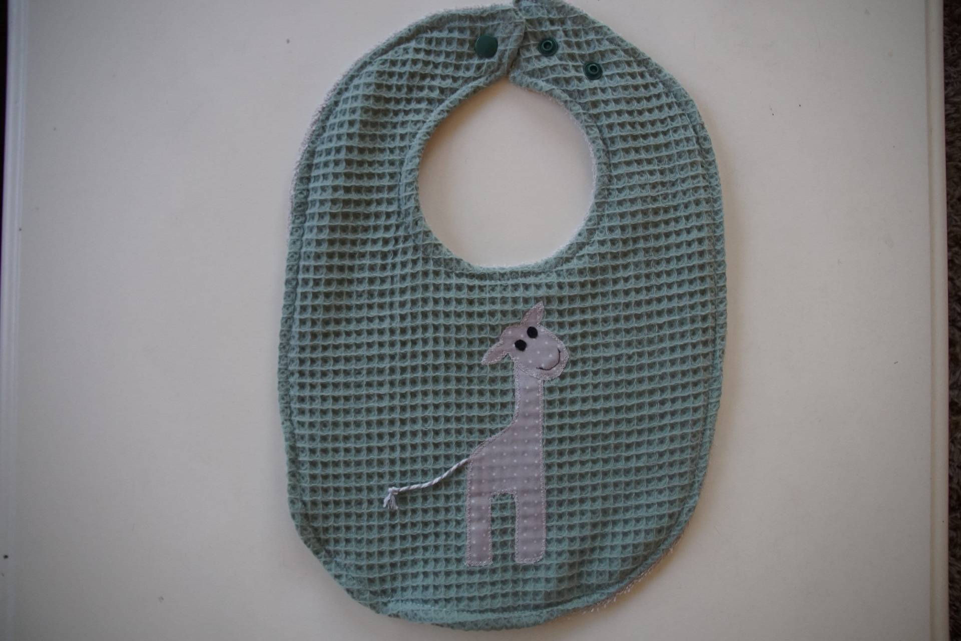 Babylatz Giraffe von Etsy - Naehoase