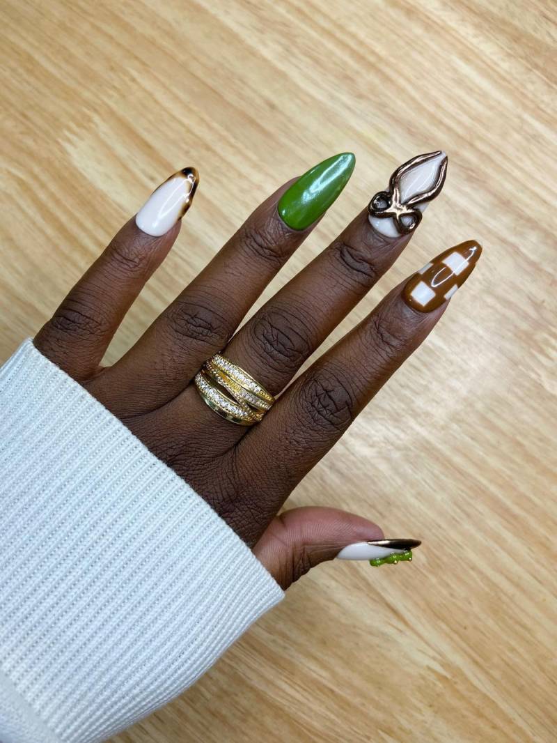 Dirty Martini Inspirierte Press On Nails, Grüne Und Gold Olive Nails von Etsy - NailAffairbyLeah