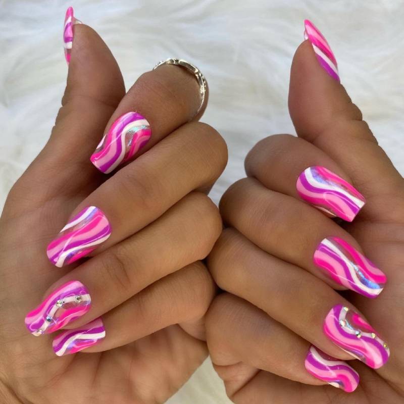 Einhorn Chrom Mit Pink Und Weiß Swirl Press On Nails von Etsy - NailartbySoonie